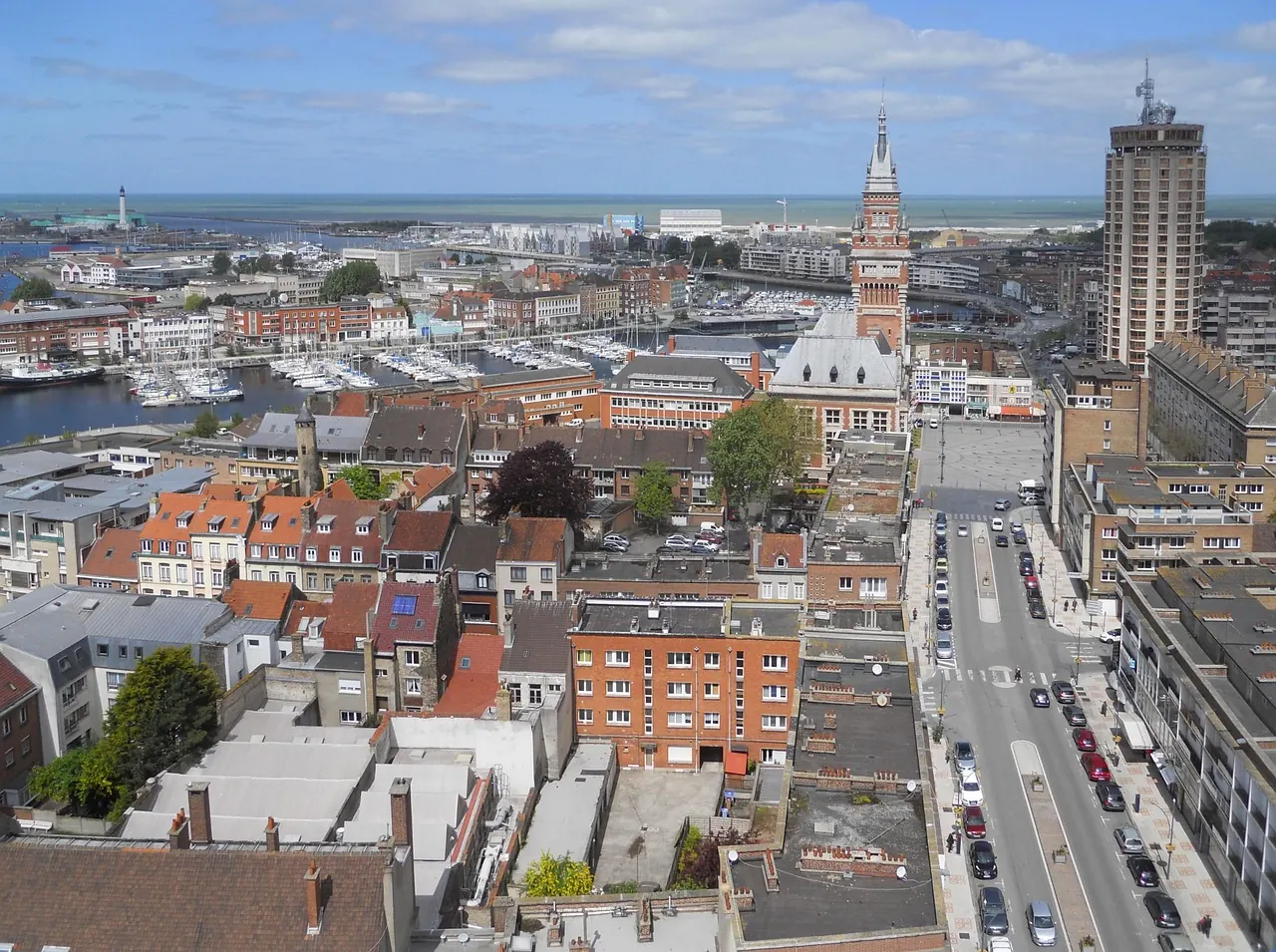 Vue sur Dunkerque et son beffroi