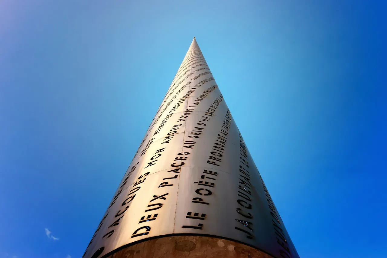 Sculpture de la place d'Armes à Valenciennes